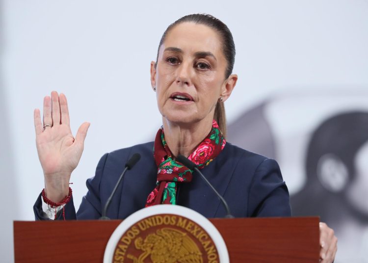 Sheinbaum reafirma su posición sobre Castillo pese a poder ser declarada non grata en Perú | FOTO EFE