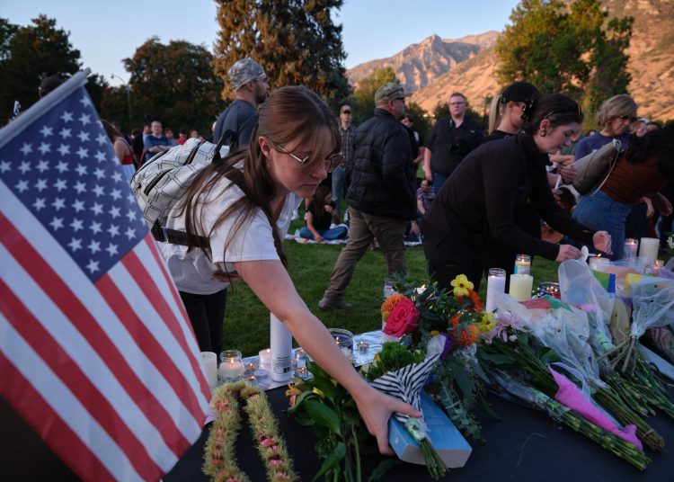 PROVO (USA), 13/09/2025.- People attend a vigil honoring slain conservative political activist Charlie Kirk during an event in Provo, Utah, USA, 12 September 2025 (issued 13 September 2025). Kirk was shot and killed on 10 September during a stop on his American Comeback Tour organized by Turning Point USA at Utah Valley University. Tyler Robinson has been arrested and identified as the suspected shooter. EFE/EPA/LINDSAY D'ADDATO
