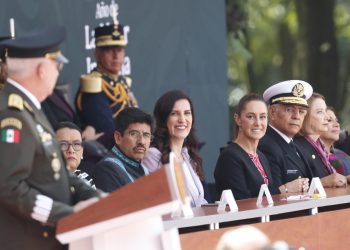 Kenia López Rabadán celebra pluralidad en ceremonia de los Niños Héroes