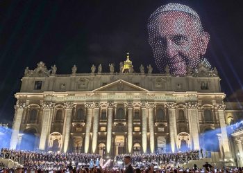 Karol G canta por la fraternidad en un memorable macroconcierto en la plaza vaticana