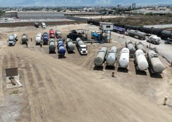 Camiones cisterna relacionados con el transporte de combustibles en el país.