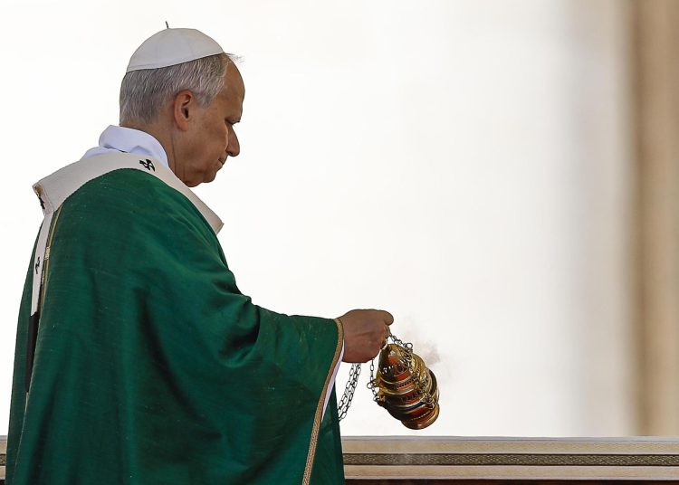 El papa destacó la importancia de los catequistas en la enseñanza de la fe y la guía espiritual de la Iglesia. EFE/EPA/ANGELO CARCONI