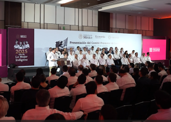 "Gobernador Joaquín Díaz Mena durante la presentación del Consejo Promotor de Inversiones en Yucatán".
