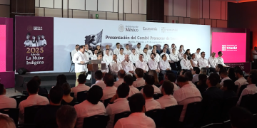 "Gobernador Joaquín Díaz Mena durante la presentación del Consejo Promotor de Inversiones en Yucatán".