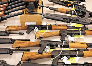 Diálogo bilateral para frenar tráfico de armas