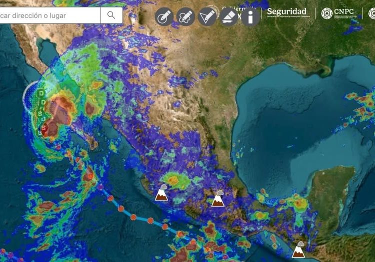 El huracán Lorena se degradó hoy a tormenta tropical