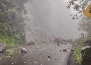 Falla geológica provoca cierre de carretera en Hidalgo