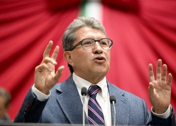 Ricardo Monreal revela que está en el buró de crédito