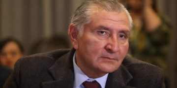 Presentan demanda de juicio político contra Adán Augusto López