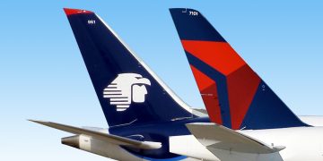 Aviones de Aeroméxico y Delta Air Lines en aeropuerto de la Ciudad de México".