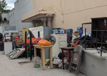 Desalojan refugio de animales en Guanajuato; dejan perros y gatos dentro del inmueble