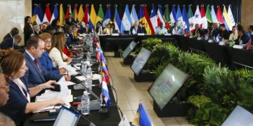 Celac pide mantener América Latina como una tierra de paz ante despliegue naval de EU