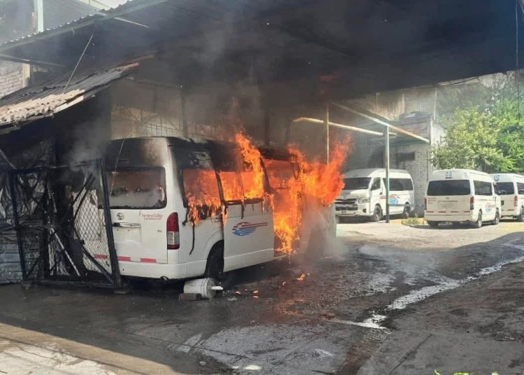 Paro de transportistas en Chilpancingo tras nuevos ataques contra unidades del servicio público