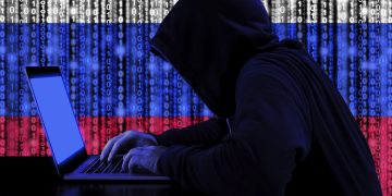 “Ilustración de hacker rodeado de íconos de gobierno, industria y hogares”.