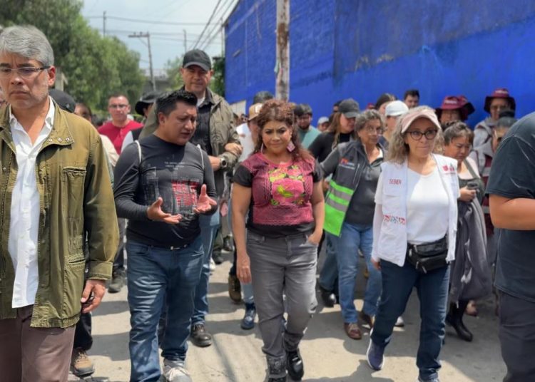 Familias afectadas por lluvias en Iztapalapa reciben apoyos del gobierno de CDMX