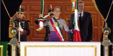 Sheinbaum encabeza su primera ceremonia del Grito de Independencia como presidenta de México; destaca el papel de las mujeres en la historia de nuestro país
