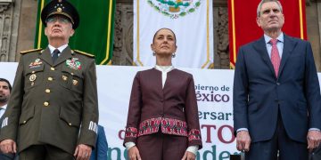 Afirma Sheinbaum que la independencia que comenzó hace 215 años debe seguir defendiéndose todos los días