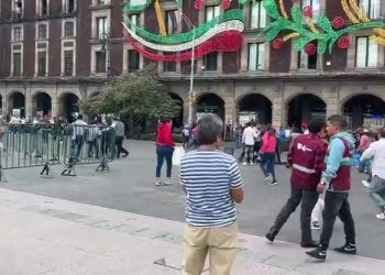 Enfrentamiento en el Zócalo: Vendedores ambulantes agreden a personal de SPARVP durante celebraciones patrias