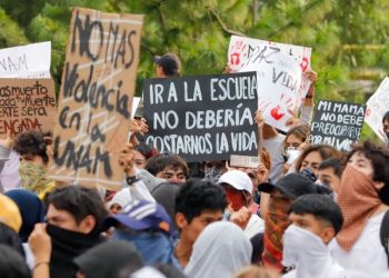 Estudiantes de la UNAM en paro exigen seguridad tras asesinato en CCH Sur