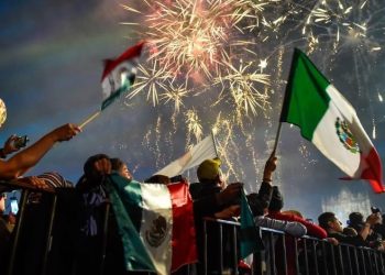 Celebraciones de Fiestas Patrias 2025 en el Zócalo de la Ciudad de México.