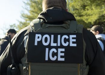 Corte Suprema avala redadas migratorias en Los Ángeles