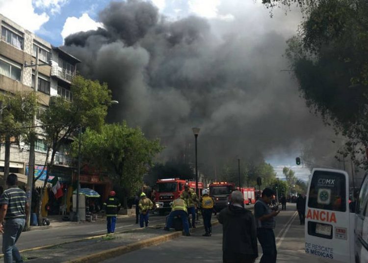 Pagos por pólizas de incendios aumentaron 43% en México durante los primeros seis meses de 2025, según la AMIS