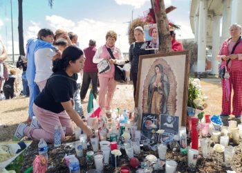 Vecinos de Iztapalapa observan daños tras explosión de gas