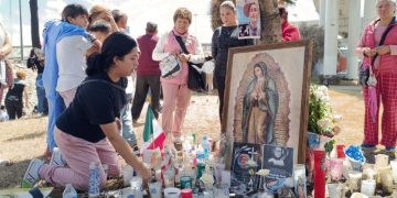 Vecinos de Iztapalapa observan daños tras explosión de gas