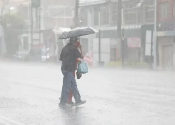 Tormenta tropical Mario en el Pacífico ocasionando nublados y lluvias en Baja California Sur.