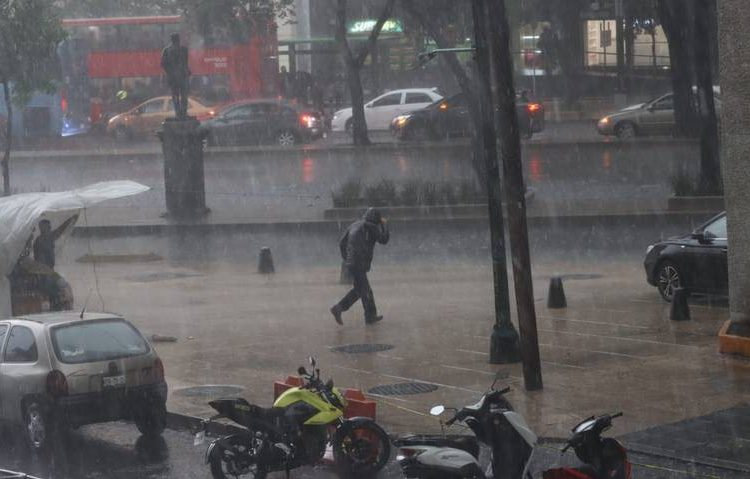 Clima en México: ambiente caluroso y lluvias fuertes en varios estados este domingo