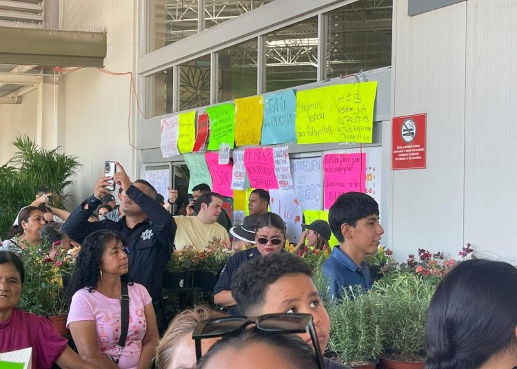 Familiares de Carlos Gurrola “Papayita” se manifestaron en Coahuila para exigir justicia y esclarecer su fallecimiento