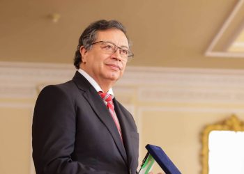 Petro pide a Sheinbaum hallar a dos artistas colombianos desaparecidos en México; Fiscalía de Sonora asegura que no cuentan con reporte de desaparición