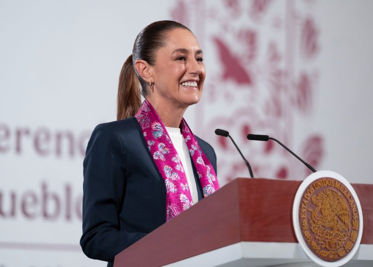 La presidenta Claudia Sheinbaum anunció el Programa Integral de Apoyo a Jóvenes para garantizar salud mental y seguridad en las escuelas de CDMX