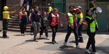 Ciudadanos participando en el simulacro de sismo del 19 de septiembre en la CDMX.