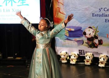 TALENTO MEXICANO: Aylin Mérida Lua, tiene 9 años, habla chino y nos representará en el concurso mundial puente chino, para estudiantes de primaria