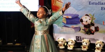 TALENTO MEXICANO: Aylin Mérida Lua, tiene 9 años, habla chino y nos representará en el concurso mundial puente chino, para estudiantes de primaria