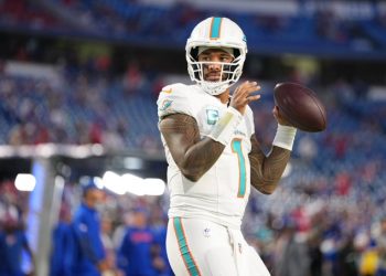 Tyreek Hill dice que Dolphins saldrá del pésimo inicio de temporada