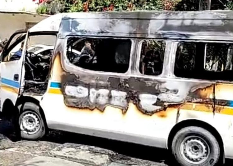 Autobús incendiado en Chilpancingo tras ataque
