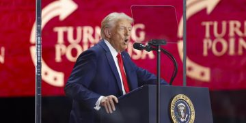 Asesinato de Charlie Kirk: Trump lo califica como “un ataque contra EU”