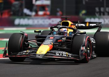 El cuádruple campeón mundial neerlandés Max Verstappen (Red Bull) marcó el mejor tiempo este viernes en el segundo entrenamiento