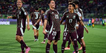 La selección de México sub-20 goleó este martes a la anfitriona Chile por 1-4 y avanzó a los cuartos de final del Mundial Sub-20 en el partido