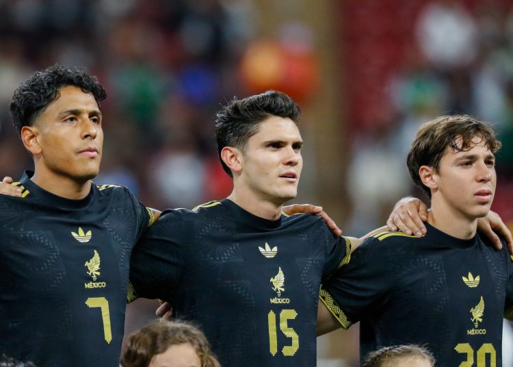 La selección de Ecuador sacó este martes con solvencia un empate 1-1 a la de México, que mostró una ligera mejoría tras la goleada
