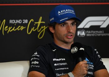 El español Carlos Sainz (Williams) -ganador hace un año en esta pista- , que acabó noveno este viernes la jornada de entrenamientos libres para el Gran Premio de Ciudad de México