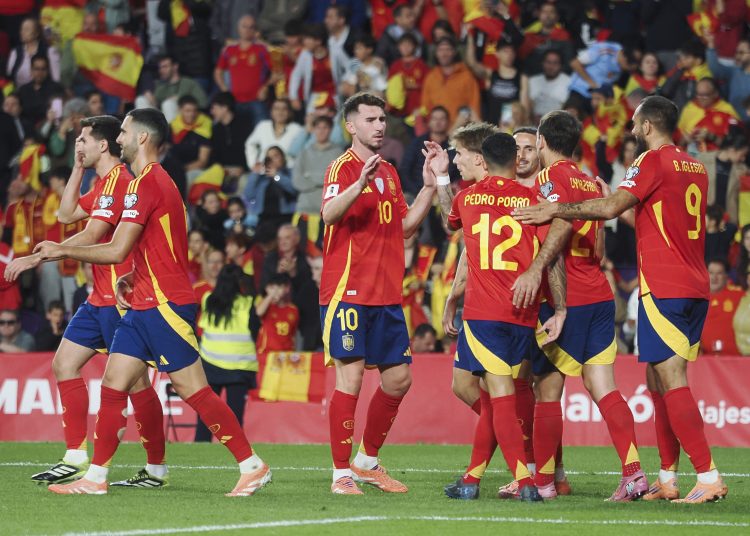 La selección de España igualó la mejor racha de partidos sin perder en partidos oficiales, con 29, goleando a Bulgaria en el estadio