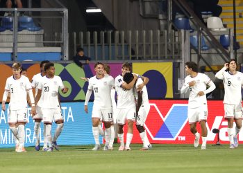 Estados Unidos golea a Francia y avanza a octavos