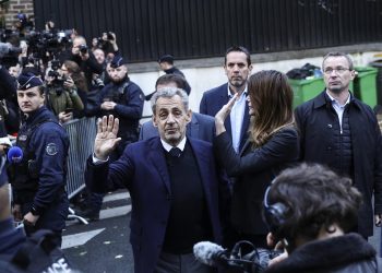 🇫🇷​ De Elíseo a La Santé: Sarkozy pasa su primera noche en prisión