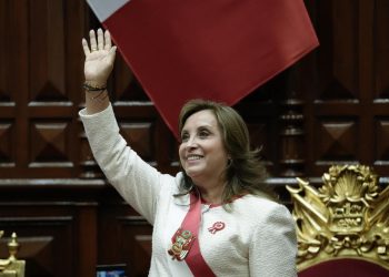 Dina Boluarte descarta asilo y asegura no ser “responsable” de acusaciones