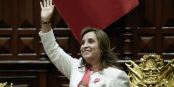 Dina Boluarte descarta asilo y asegura no ser “responsable” de acusaciones