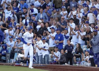 Dodgers se pone a un juego del Clásico de Otoño