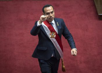 José Jerí asume la presidencia interina de Perú tras la destitución exprés de Dina Boluarte